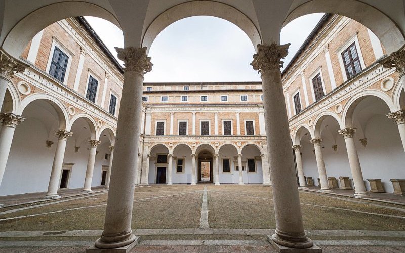 Cortile interno del palazzo ducale di Urbino